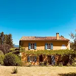 La Fanette De Lure 3*