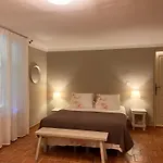 La Fanette De Lure Bed and Breakfast 3*