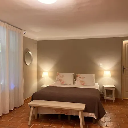 La Fanette De Lure Panzió 3*