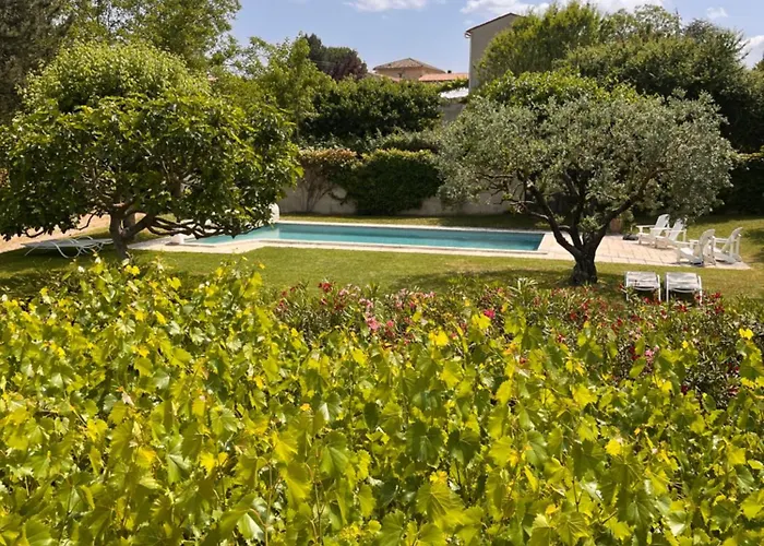 La Fanette De Lure 3*