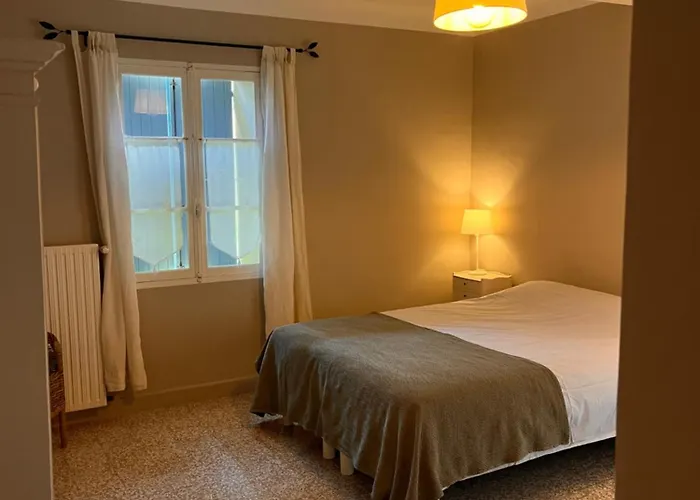 La Fanette De Lure Bed & Breakfast