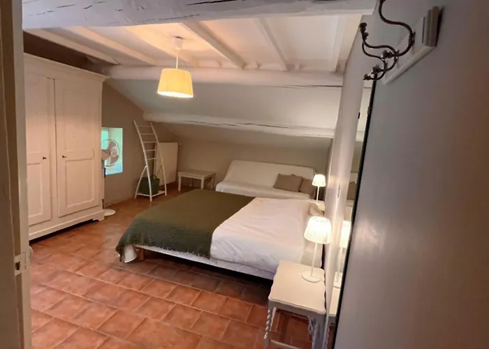 Bed & Breakfast La Fanette De Lure 3*