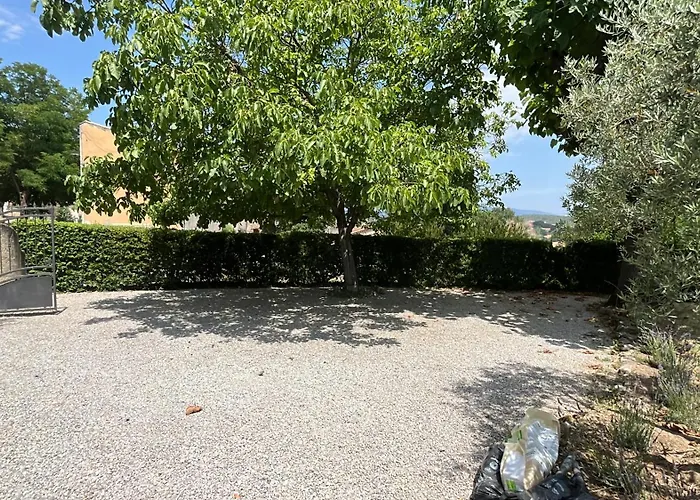 La Fanette De Lure Bed & Breakfast 3*