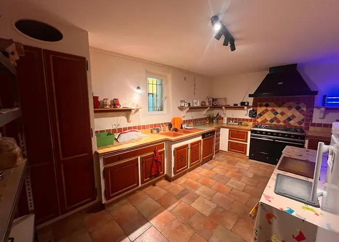 La Fanette De Lure 3*